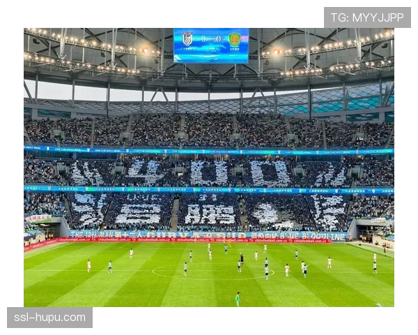 多特蒙德主场南看台已准备就绪,将展示巨型TIFO迎接皇马 多特蒙德主场南看台已准备就绪,将展示巨型TIFO迎接皇马